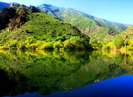 دریاچه مارمیشو5 445x327 دریاچه مارمیشو یکی ازبهترین جاذبه های طبیعی گردشگری آذربایجان غربی