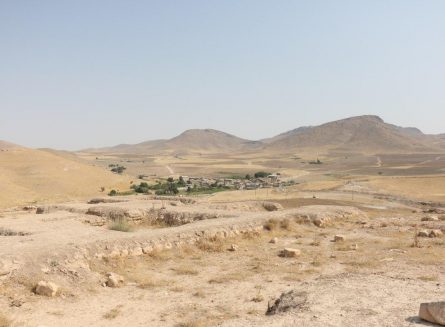 تپه باستانی قلایچی 445x327 غار سهولان دومین غار آبی ایران